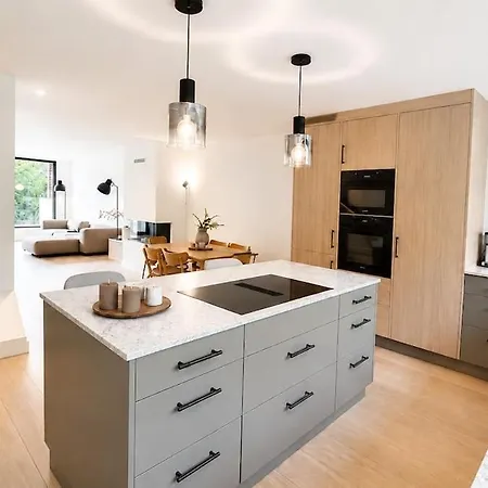 Vakantiehuis The Frogner Park Townhouse With 2 Garages Oslo