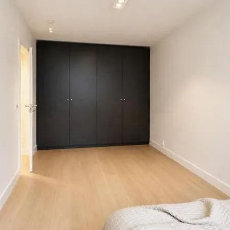 The Frogner Park Townhouse With 2 Garages