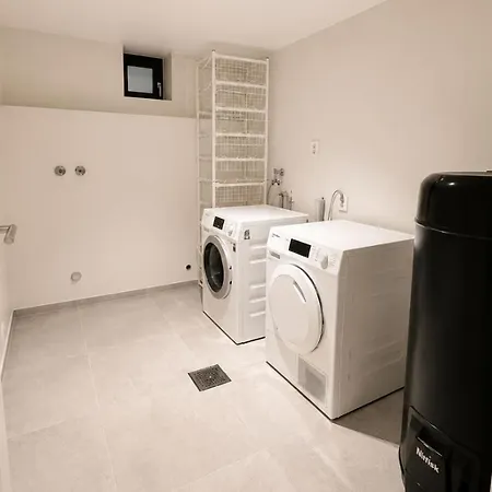 The Frogner Park Townhouse With 2 Garages Vakantiehuis